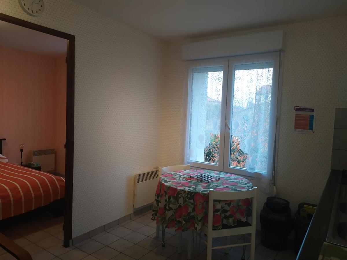 Chez Fabienne T1 Le Breuil-sur-Couze Exterior foto